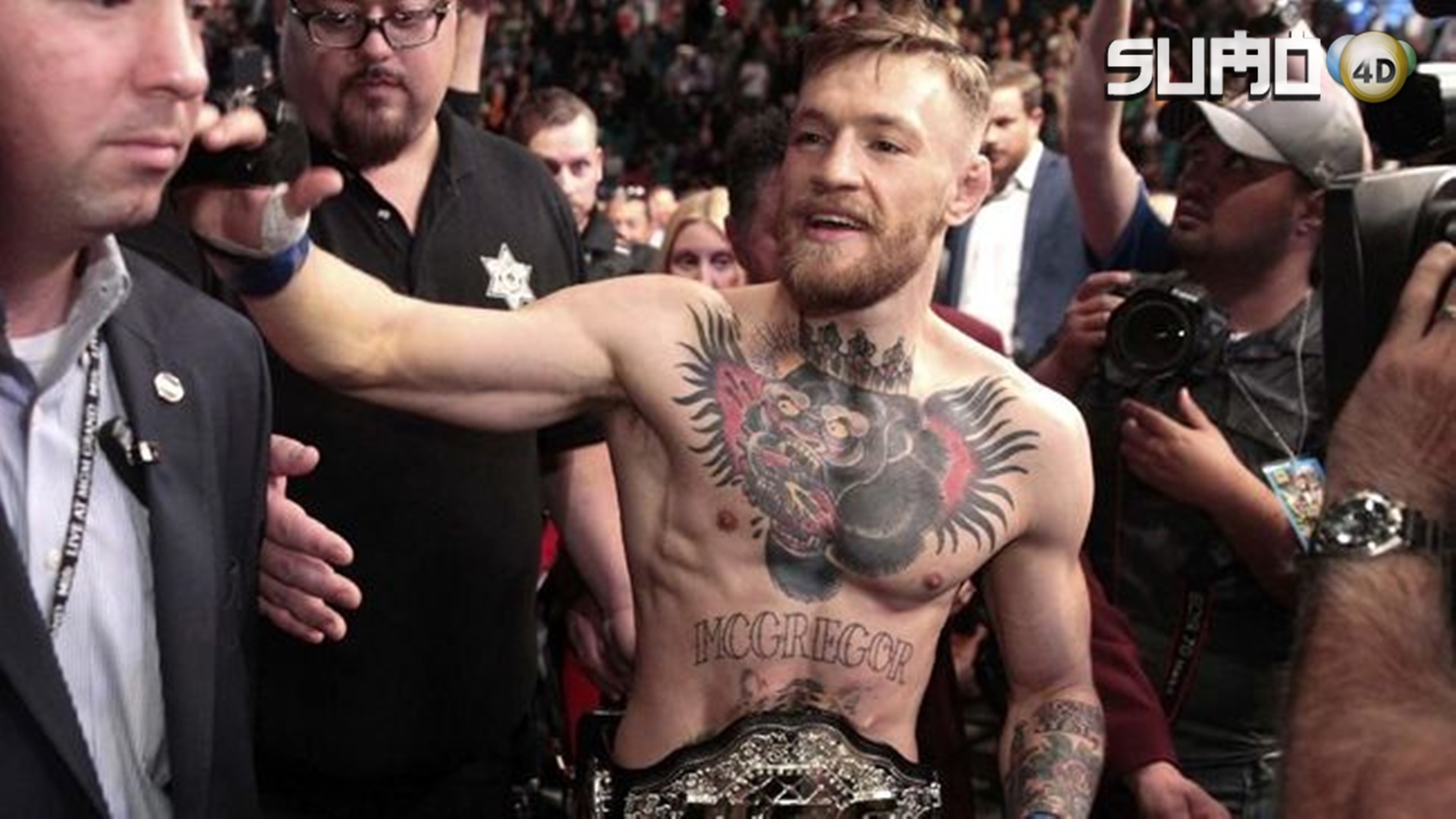 McGregor Dinilai Menjijikkan , Kenakan Mantel Bulu Hewan