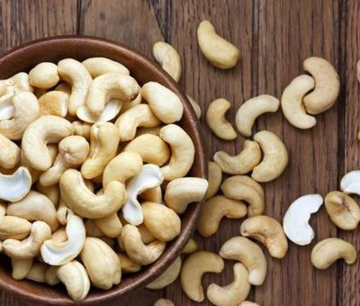 9 Manfaat Ini Bisa Anda Dapatkan Jika Makan 4 Kacang Mete Setiap Hari?