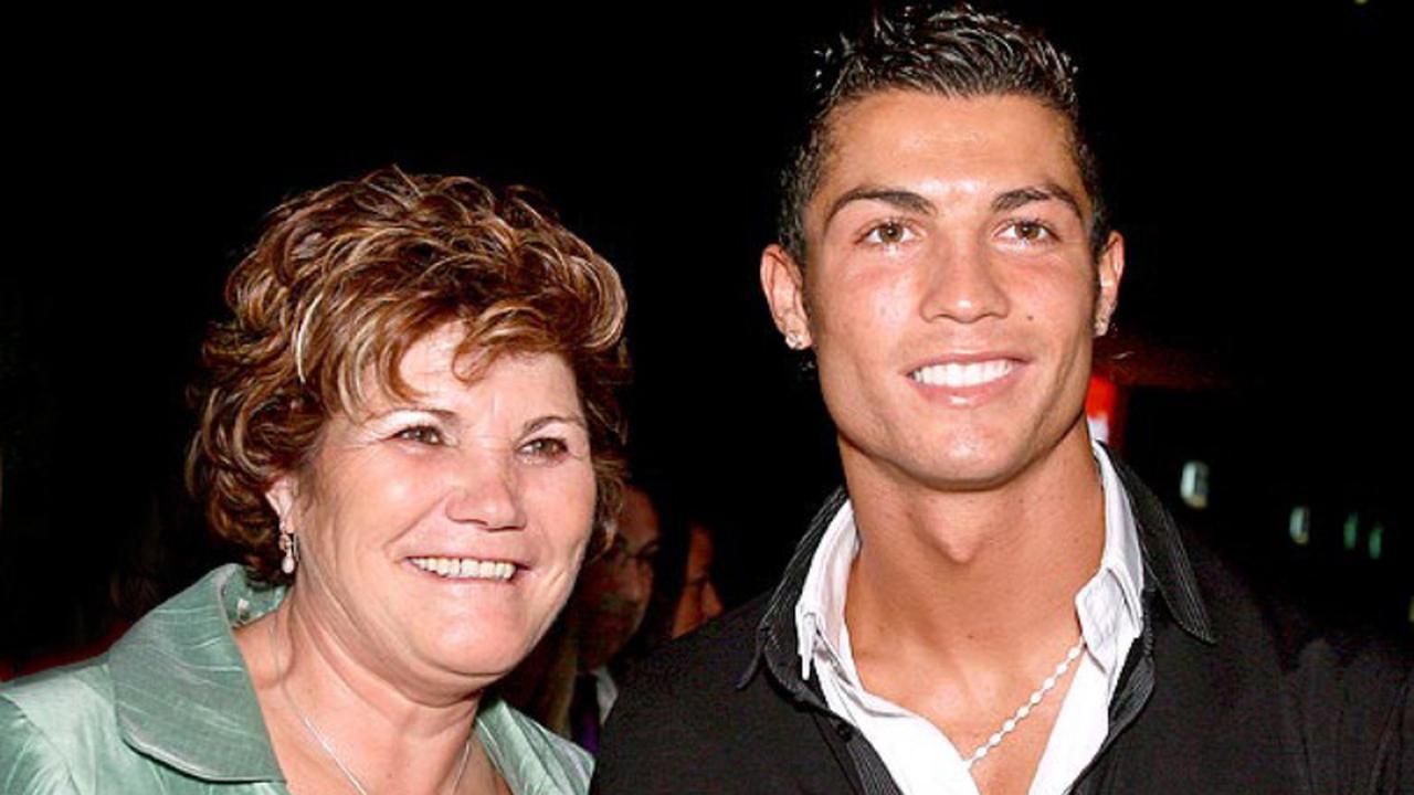 Ibunda Cristiano Ronaldo Sebut Putranya Korban Mafia Sepak Bola