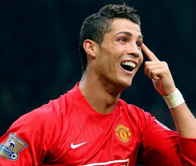 Gary Neville Ungkap Penyebab Ronaldo Tak Pernah Jadi Kapten MU