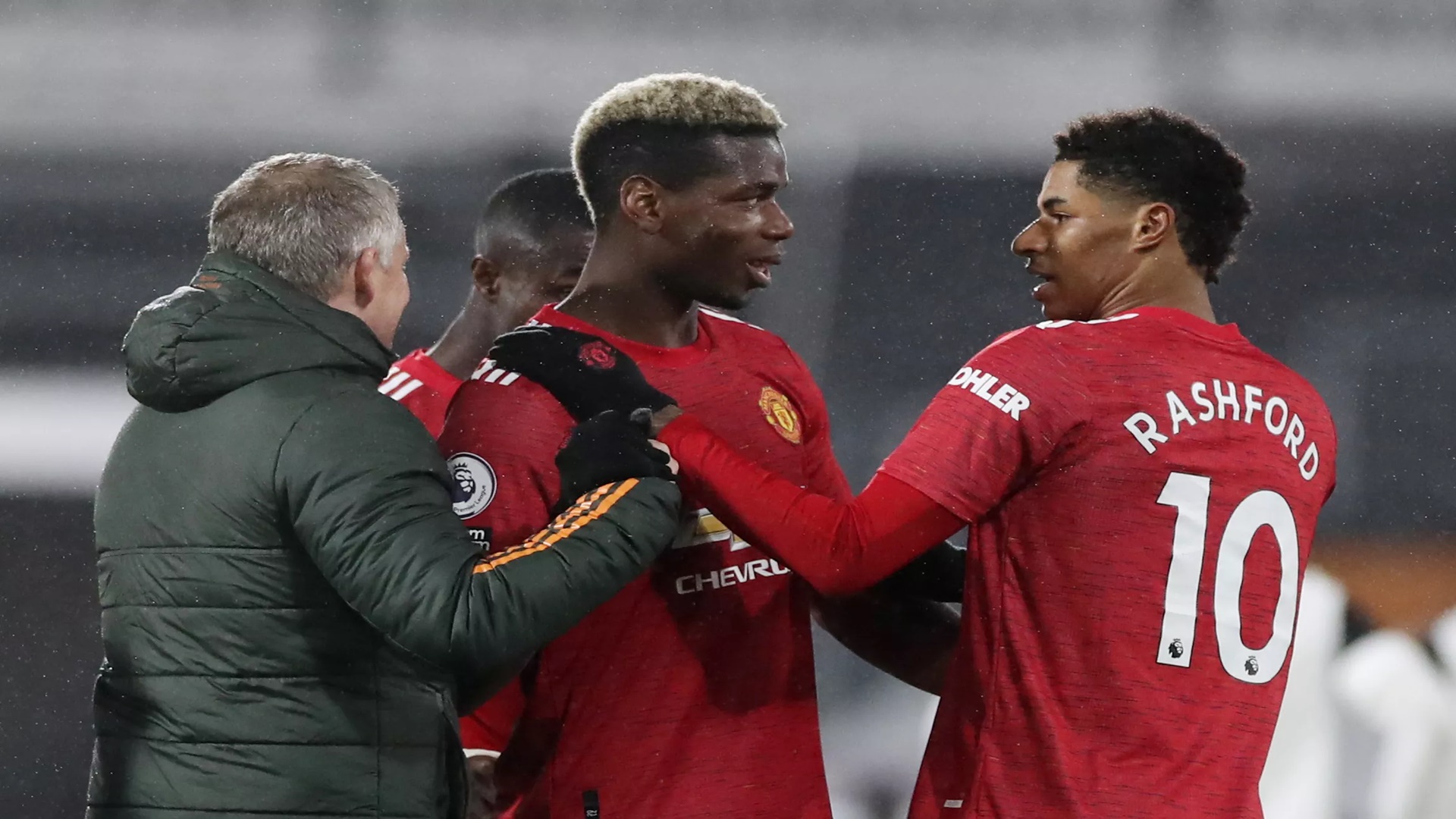 Man United Masih Kukuh di Puncak