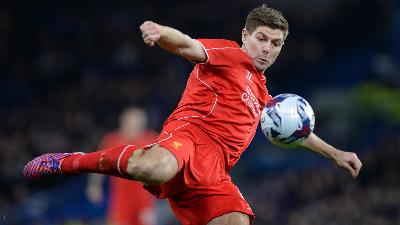 Disebut Belum Layak Melatih Liverpool, Steven Gerrard Tak Baper