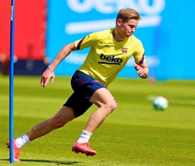 De Jong Curhat soal Posisinya yang Kini Jadi Bek